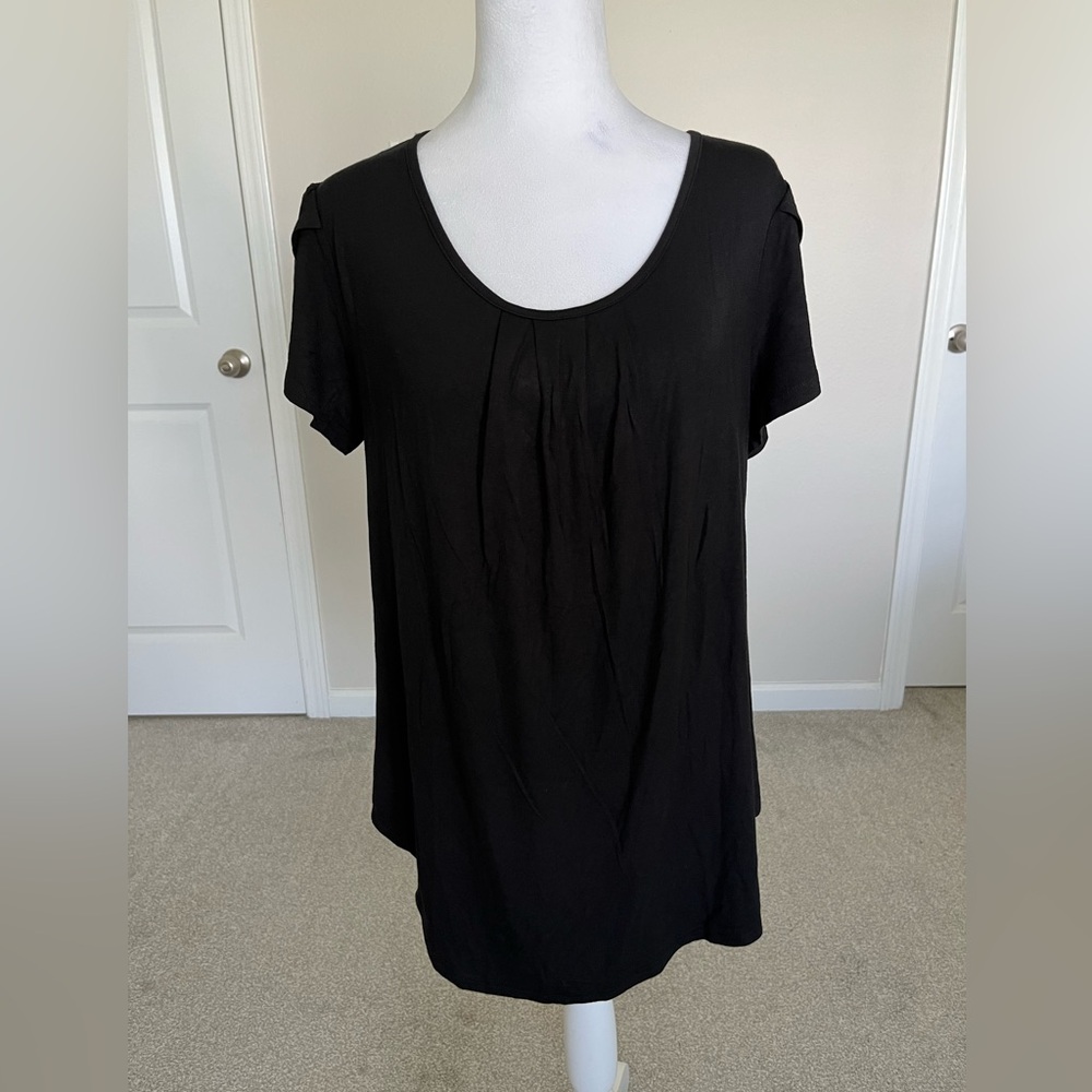 NWT YSYOKOW Black Petal Sleeve Top Size Large